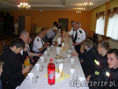 poczestunek1.jpg